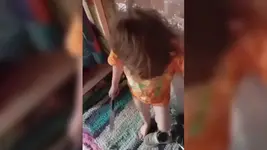 Безумная мамаша заставила ребёнка взять нож, чтобы убить собаку, и угрожала обварить детей в ...webp